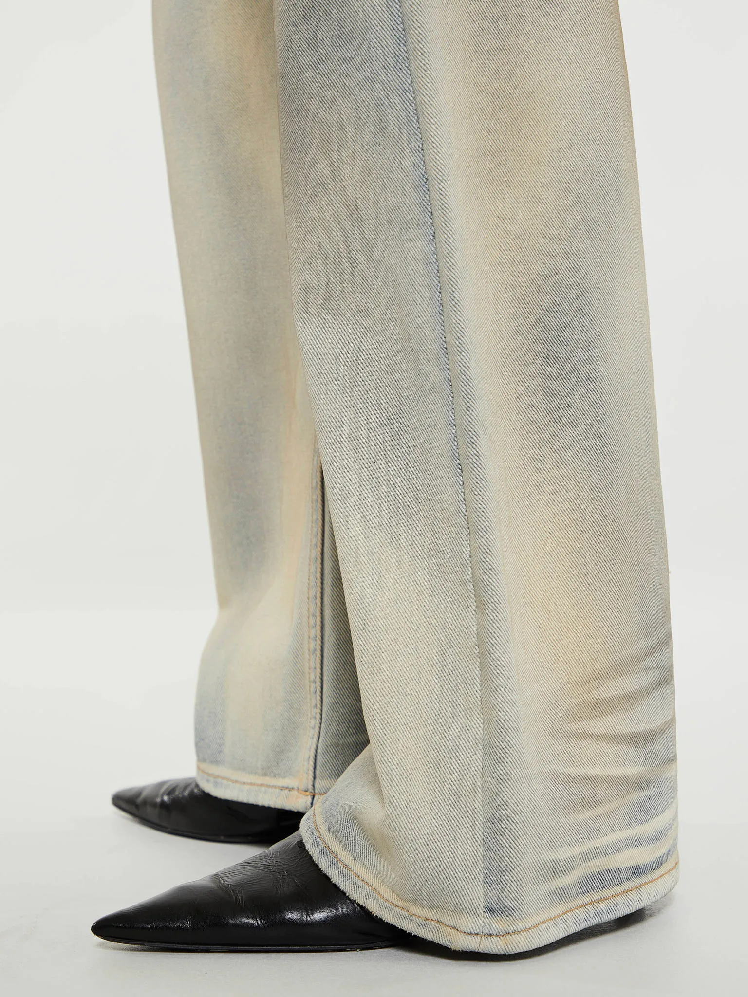 2021F Loose Fit Jeans in Carver Light Blue