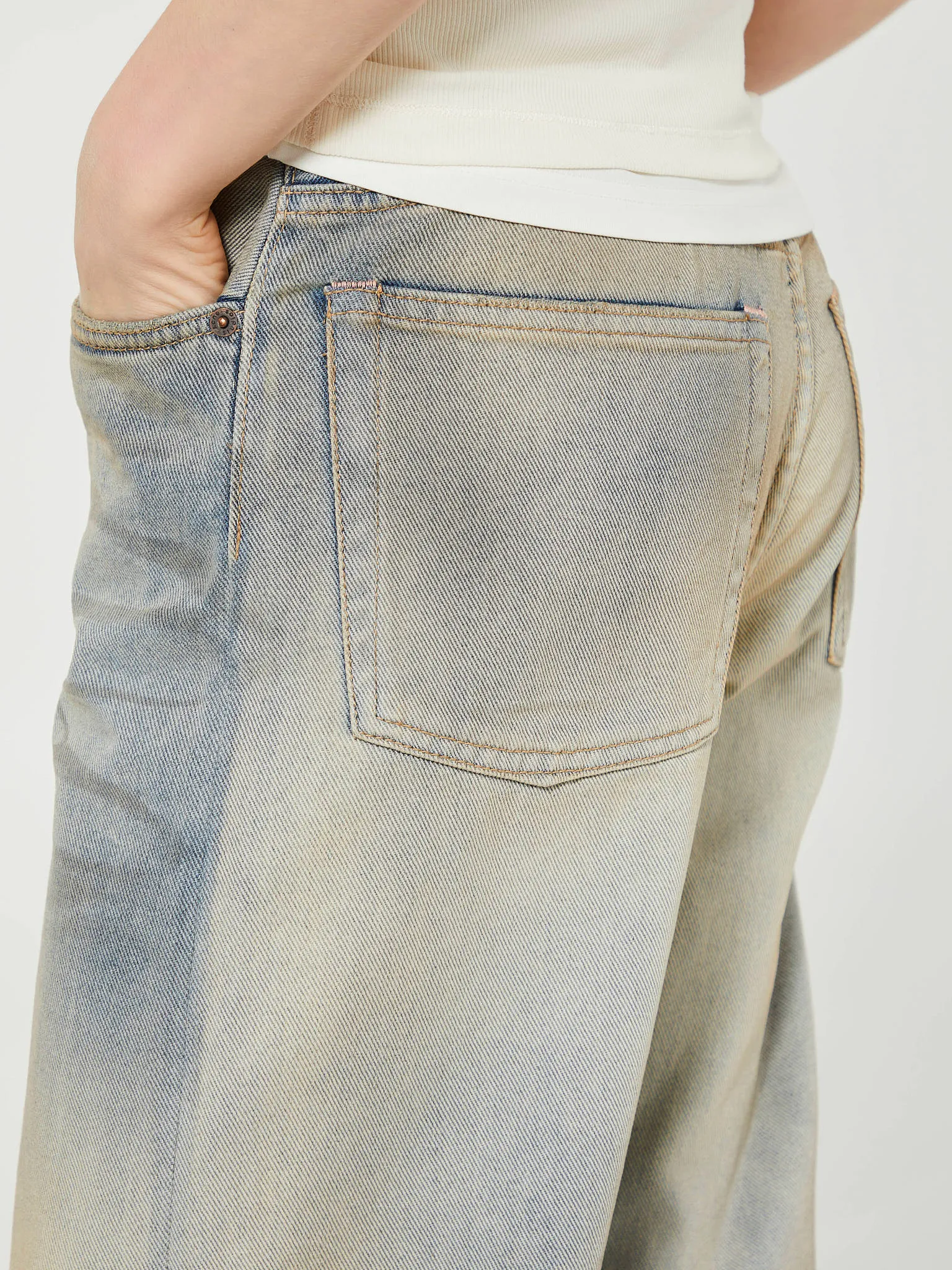 2021F Loose Fit Jeans in Carver Light Blue