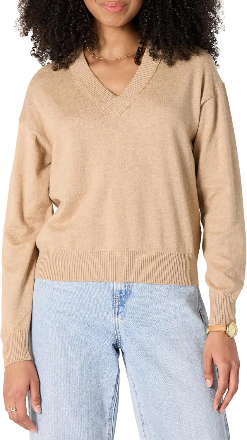 Amazon Essentials Women's Relaxed-Fit Lightweight V-Neck Cropped Sweater