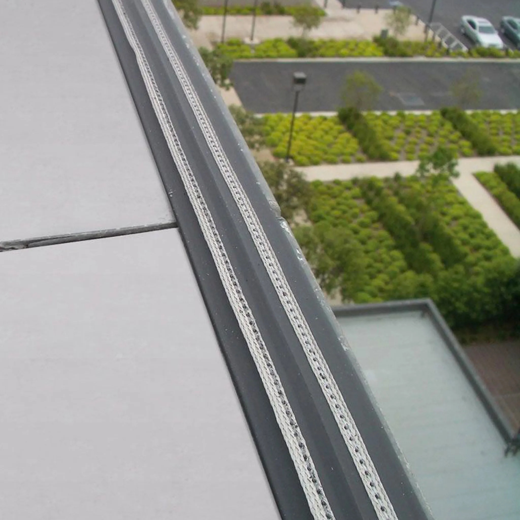 AVITHOR E-TRACK - Electrical Bird Deterrent System