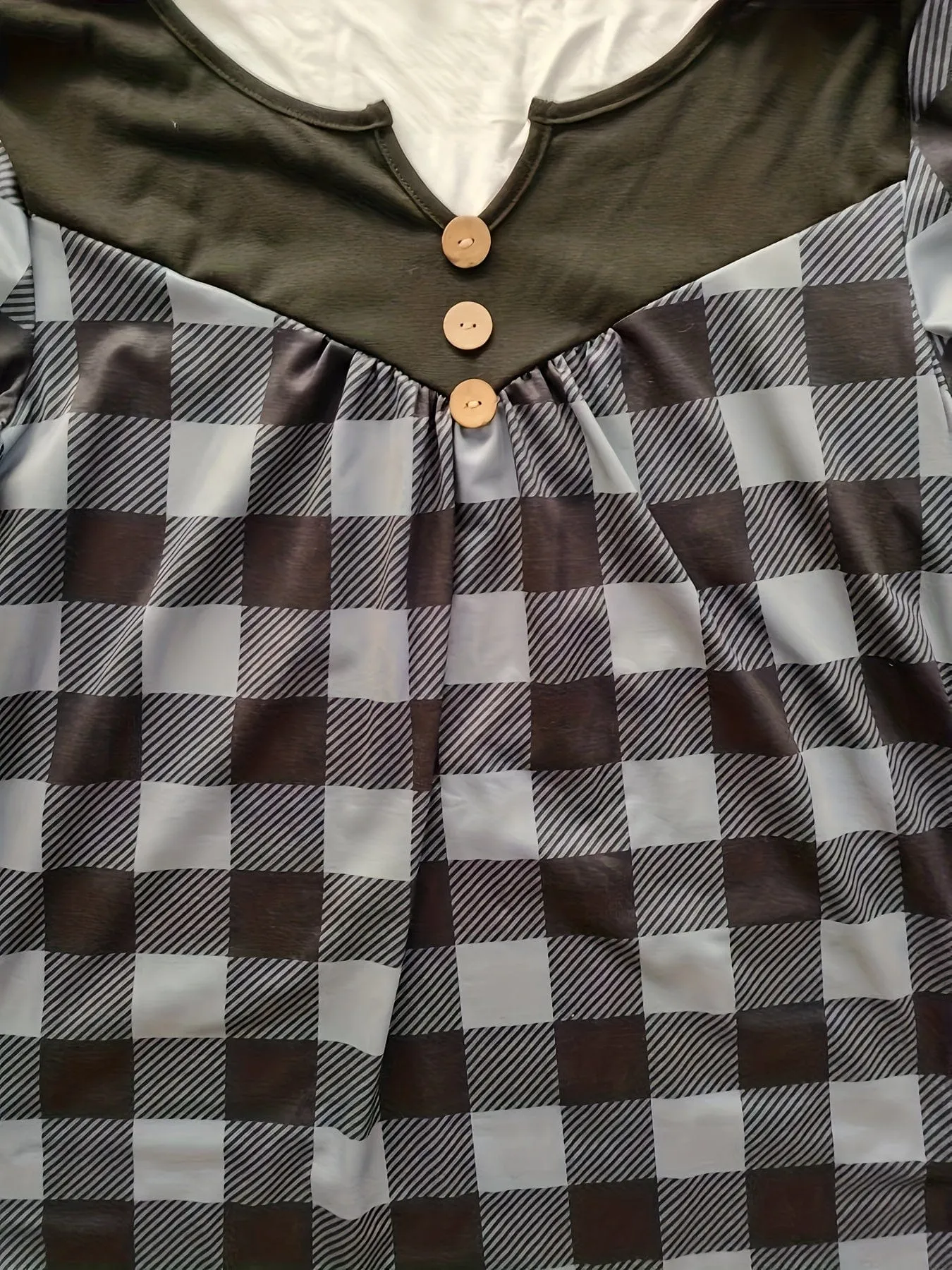 Black and Gray Plaid Shirt