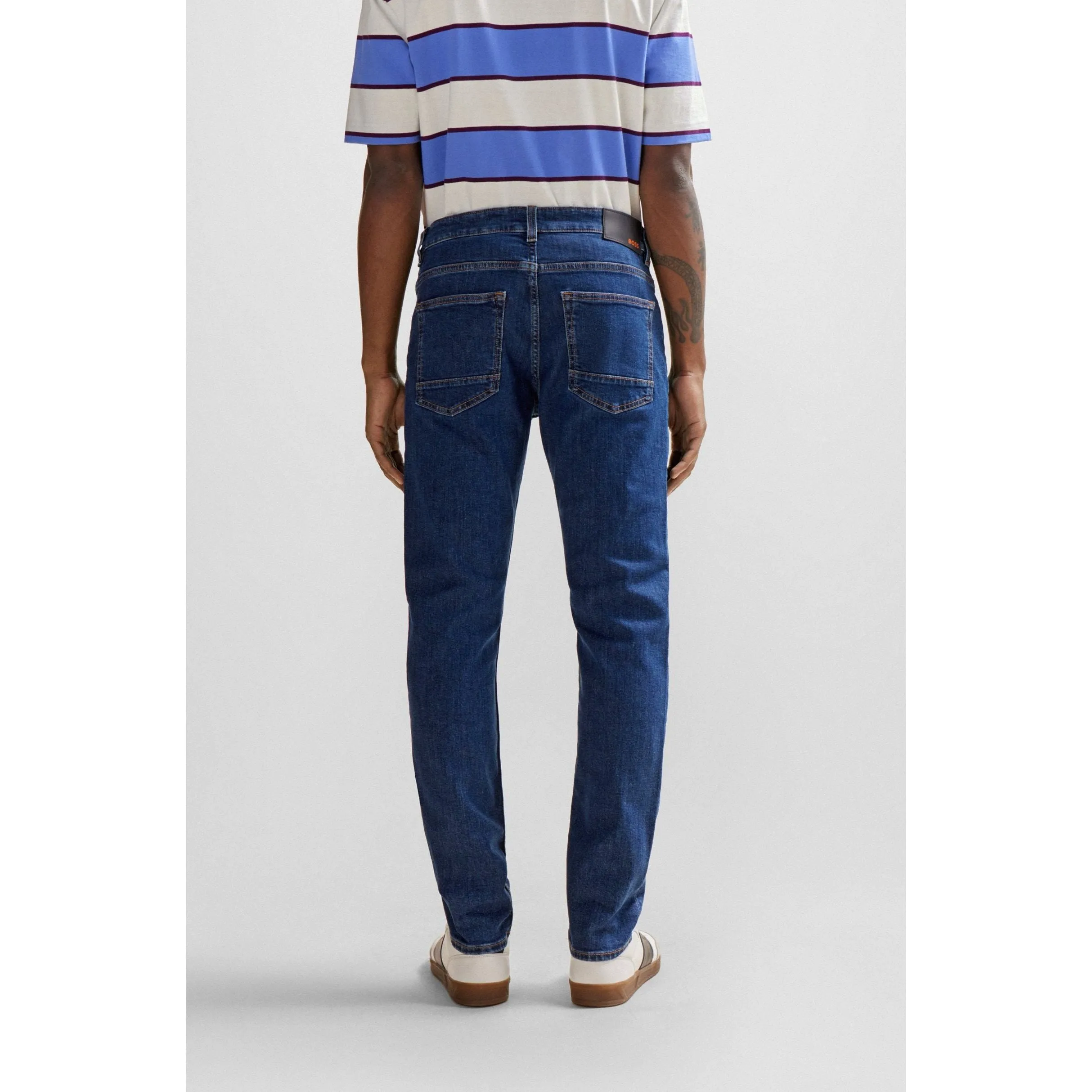BOSS SLIM FIT JEANS IN COMFORTABLE BLUE STRETCH DENIM