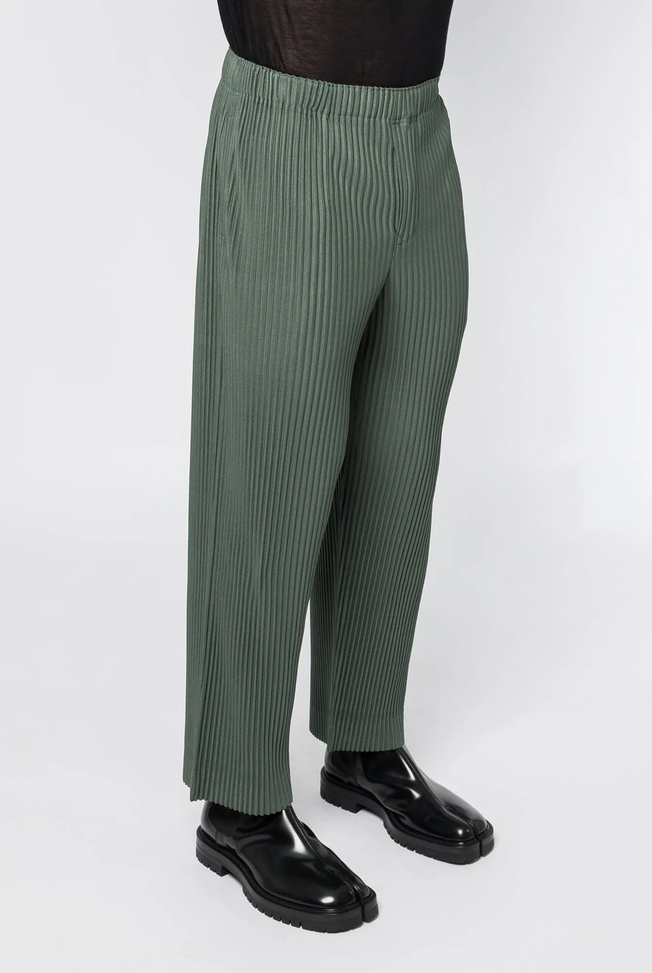 Homme Plissé Issey Miyake MC October 2024 Trousers in Moss Green