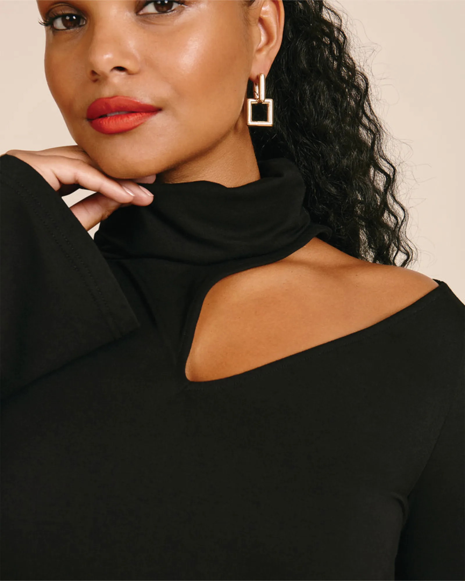 Mae Cutout Turtleneck | Black