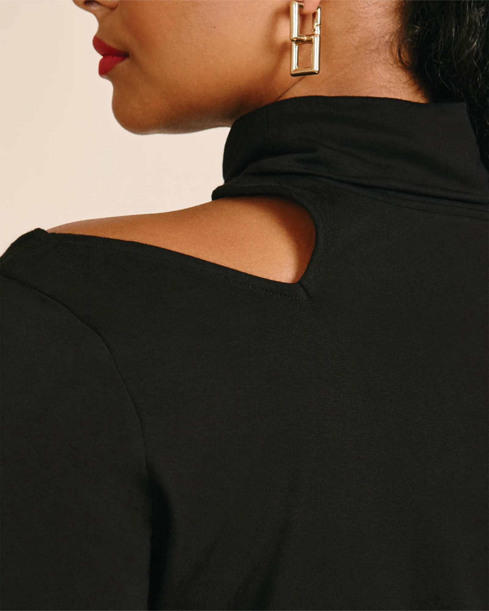 Mae Cutout Turtleneck | Black