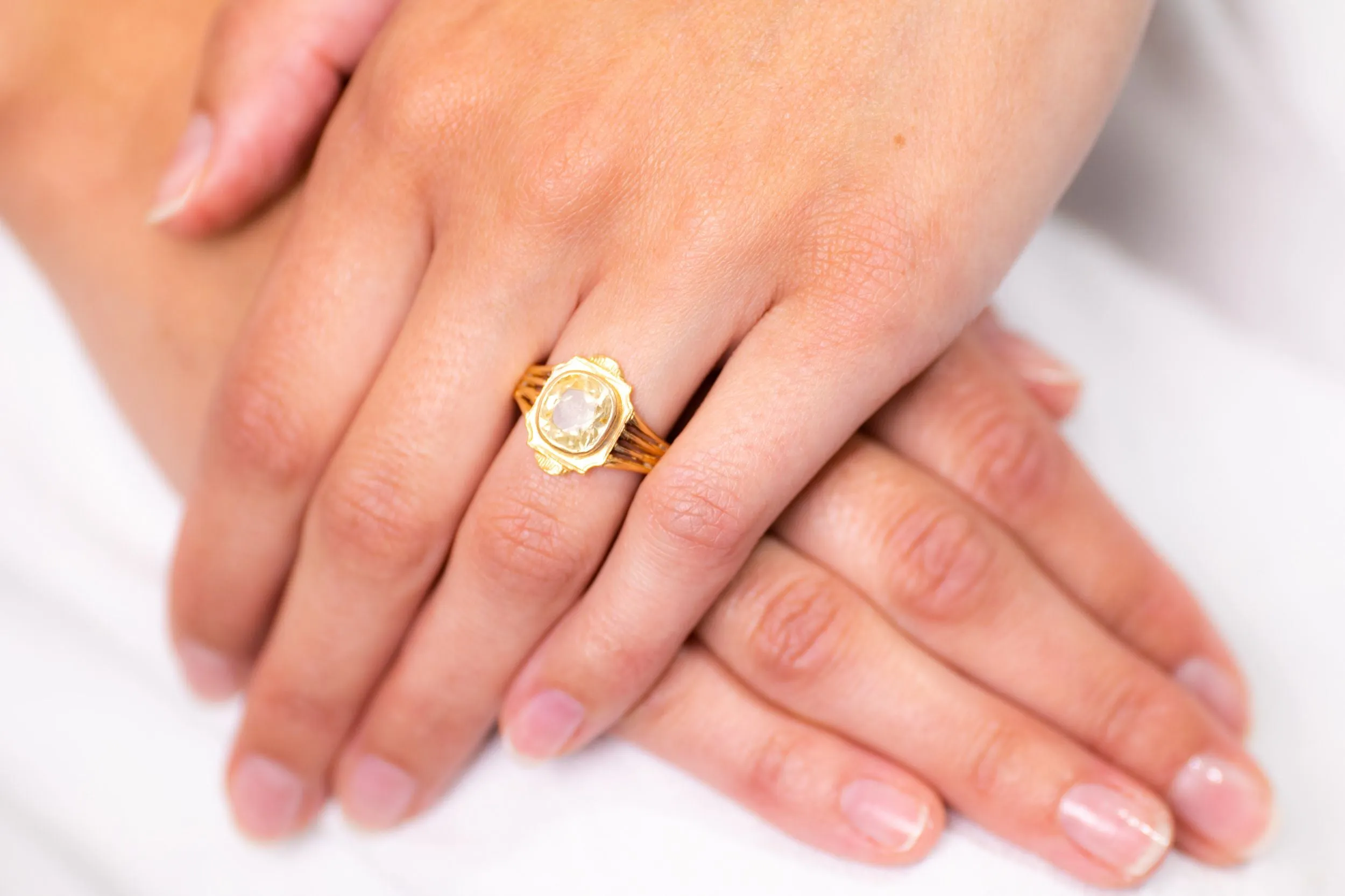 Victorian, 18ct yellow gold, yellow sapphire ring