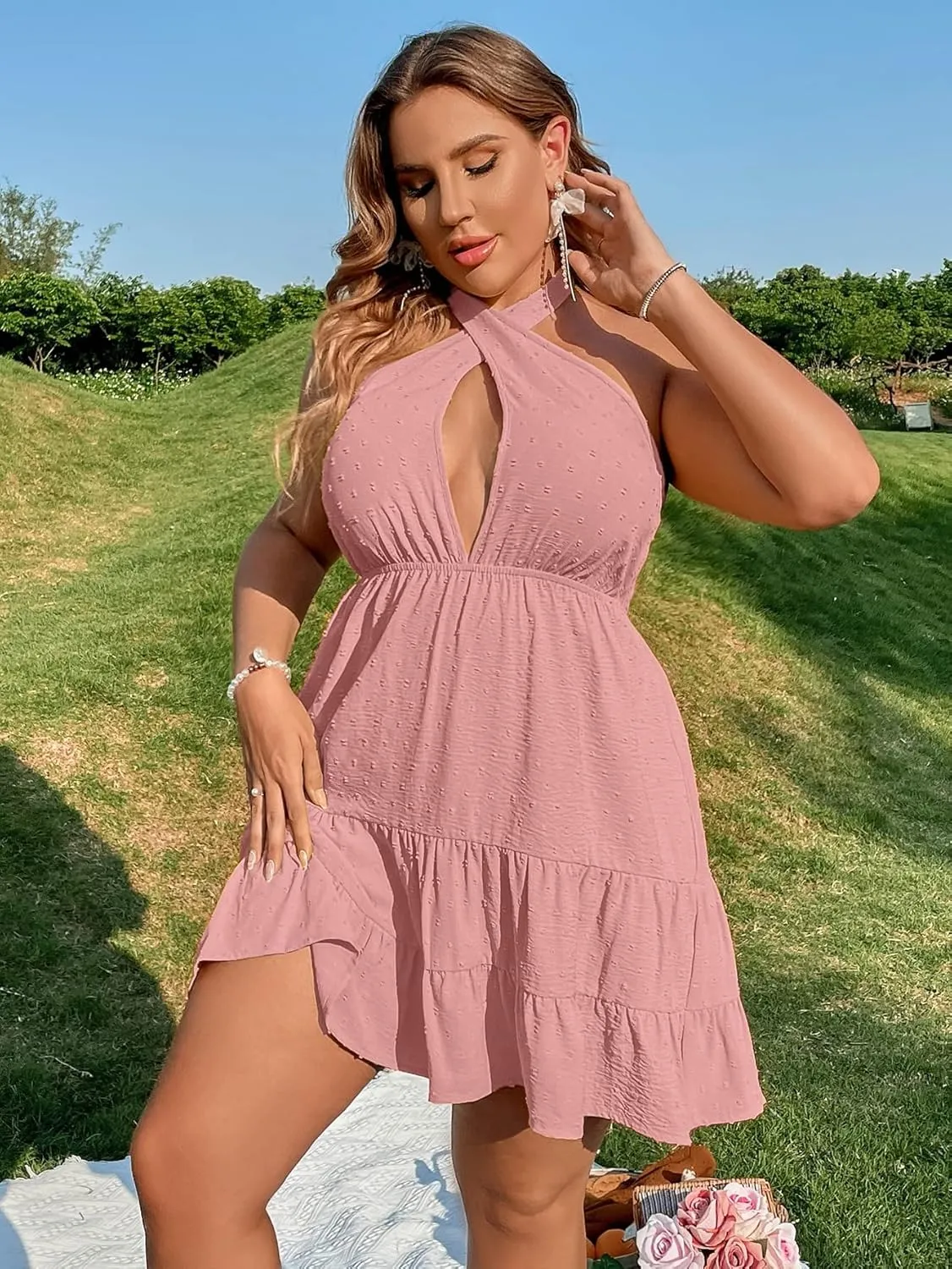 WDIRARA Women's Plus Size Crossover Halter Neck Tie Cut Out Ruffle Flowy A Line Dress 2023 Summer Short Dress