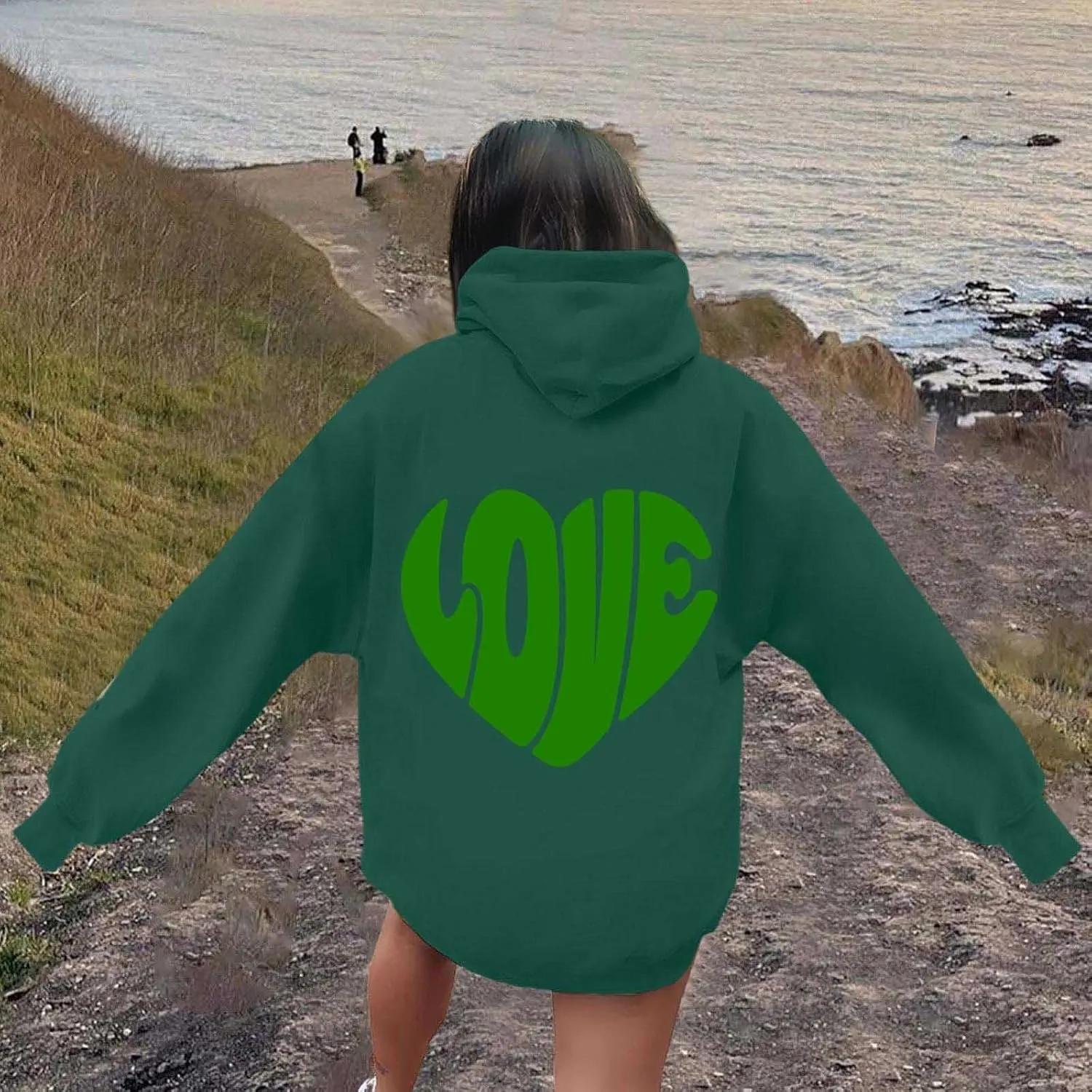 Women's Hoodies Heart Print Graphic Long Sleeve Oversized Sweatshirts Drawstring Pullover Top with Pockets